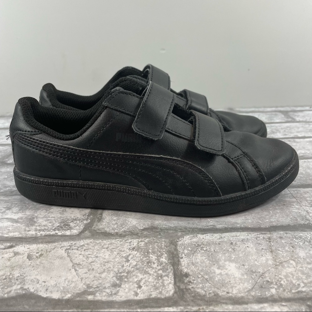 Puma Smash v2 black leather little boys Girls size 2 Hook And Loop Sneakers